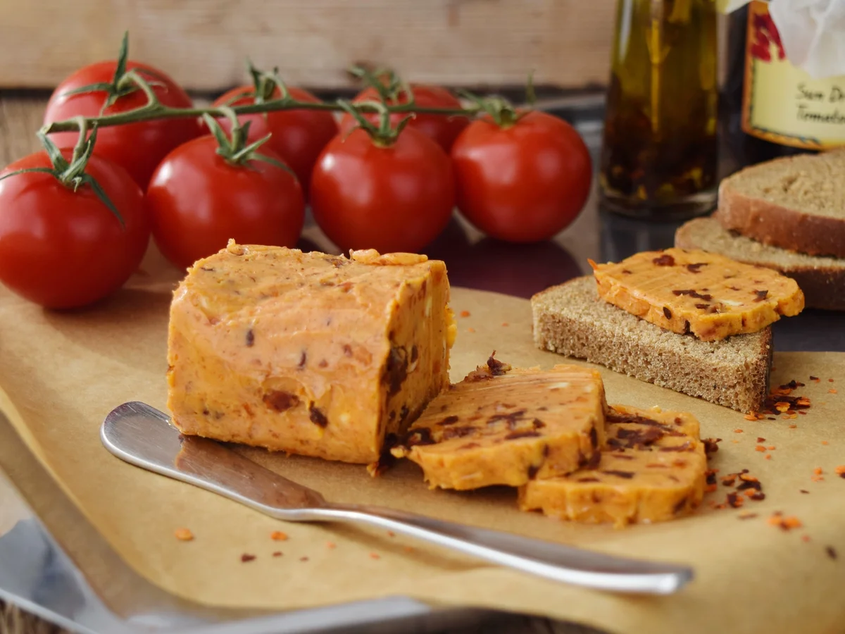 Fladenbrot mit Öhmchens Tomatenbutter - Rezept - Bild Nr. 2