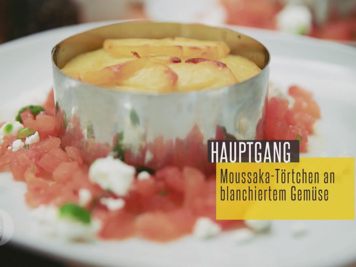 Moussaka-Freestyle – Moussaka-Törtchen aus dem Ofen an blanchiertem ...