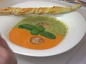 Paprika trifft Rucola: 2-farbiges Cremesüppchen mit gebratenen Jakobsmuscheln - Rezept - Bild Nr. 2