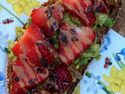 Frühstück: Avocado-Erdbeer-Brot - Rezept - Bild Nr. 2