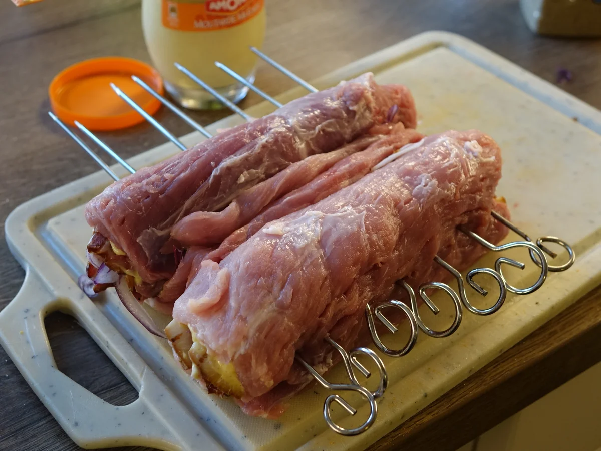 Rezept: Deftig gerollte Schweinespieße Bild Nr. 5653 Deftig gerollte Schweinespieße - Rezept - Bild Nr. 5653