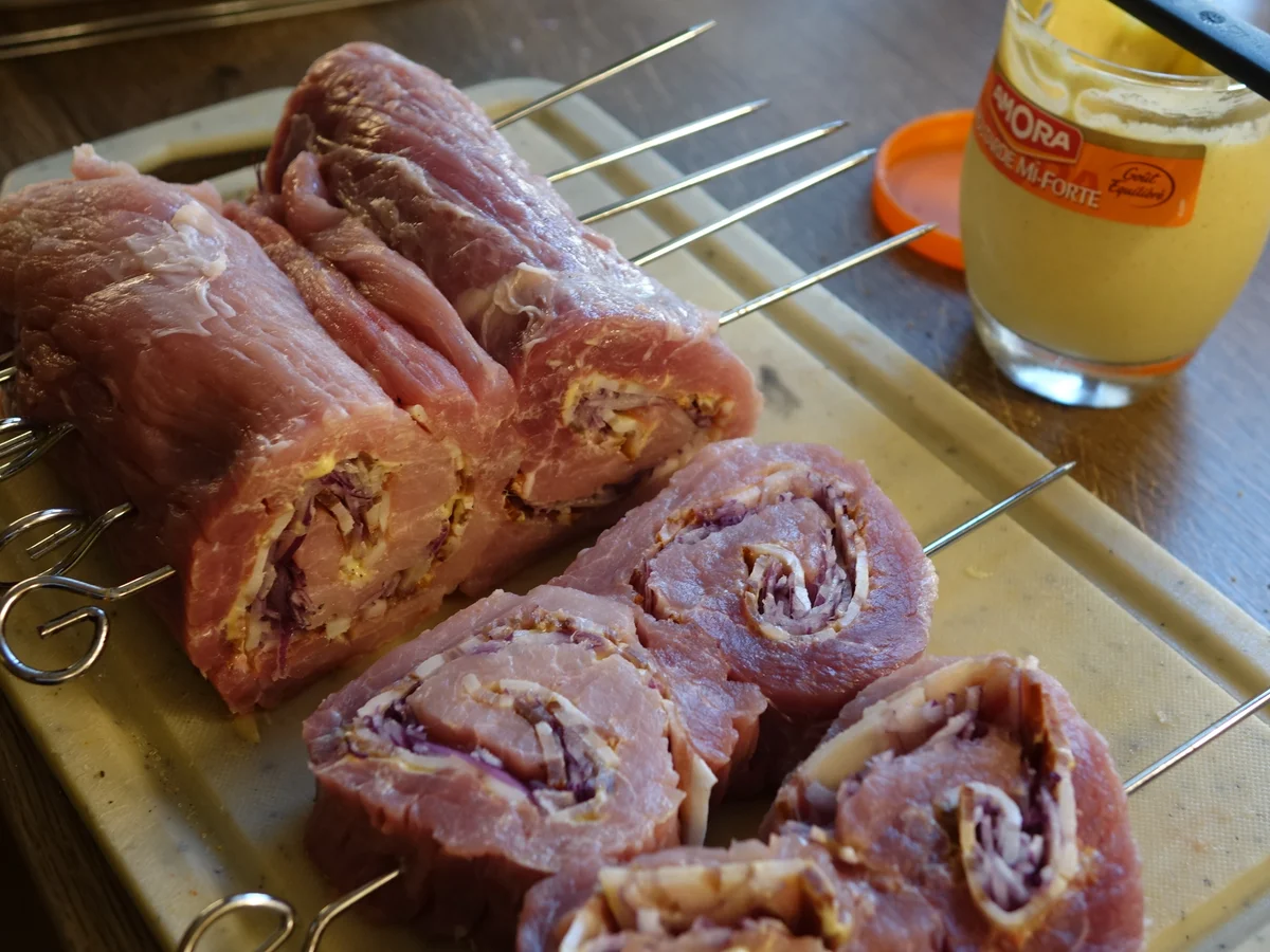 Rezept: Deftig gerollte Schweinespieße Bild Nr. 5654 Deftig gerollte Schweinespieße - Rezept - Bild Nr. 5654