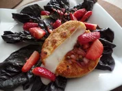 Gebackener Ziegen-Camembert und Römersalat mit Erdbeersauce - Rezept - Bild Nr. 5645
