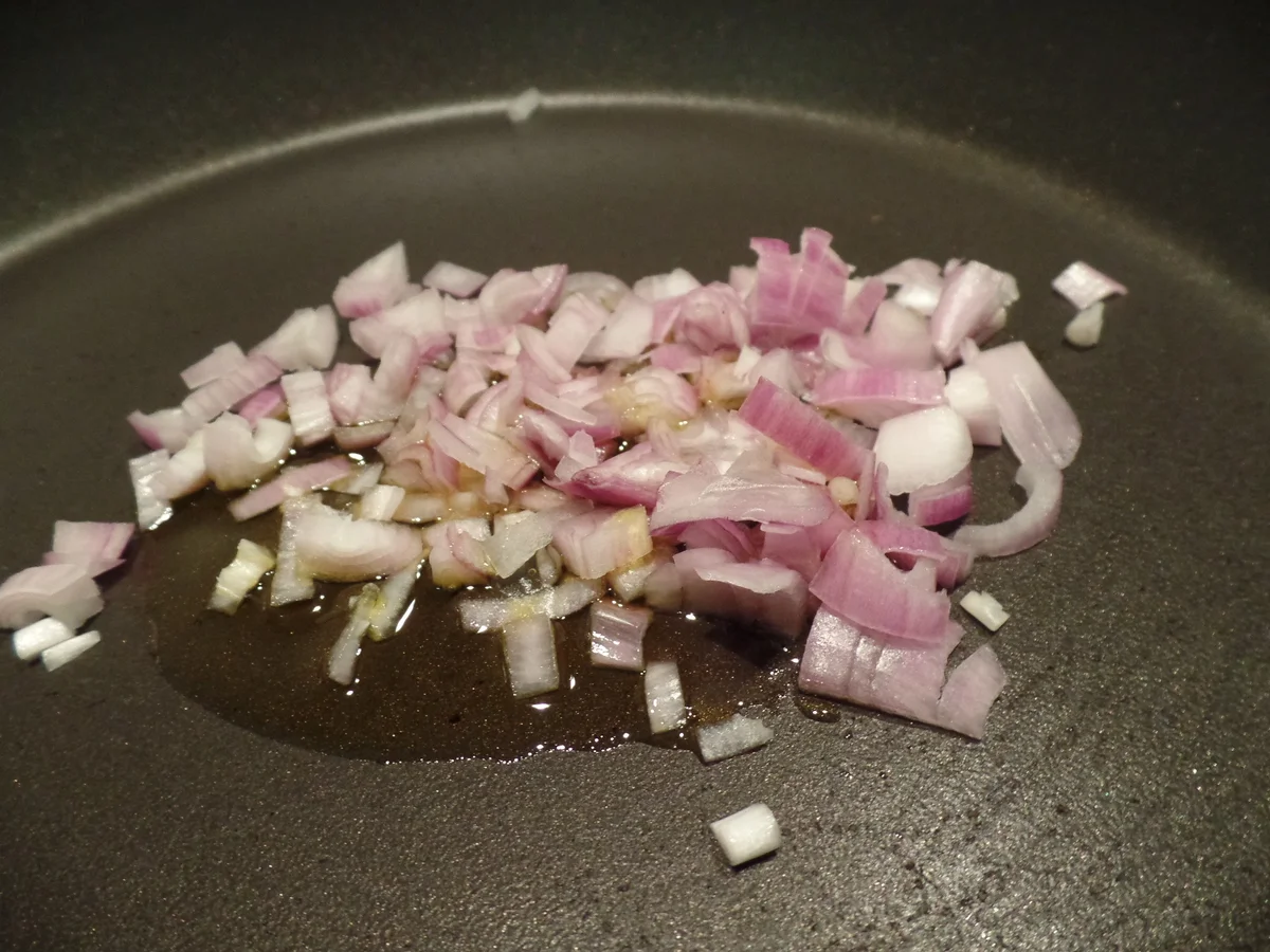 Rezept: Gebackener Ziegen-Camembert und Römersalat mit Erdbeersauce Bild Nr. 5646 Gebackener Ziegen-Camembert und Römersalat mit Erdbeersauce - Rezept - Bild Nr. 5646