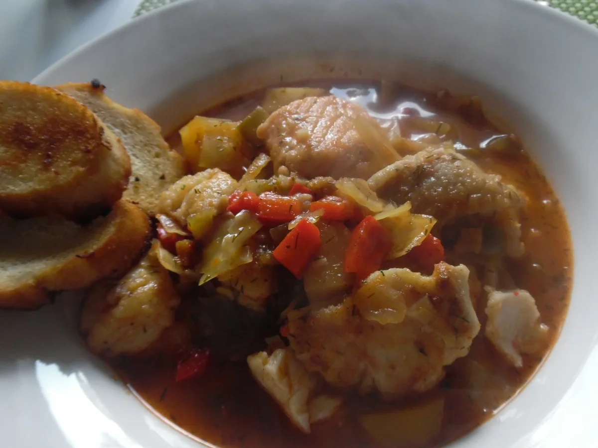 Rezept: Fischeintopf mit Knoblauch-Crostinis Bild Nr. 5648 Fischeintopf mit Knoblauch-Crostinis - Rezept - Bild Nr. 5648