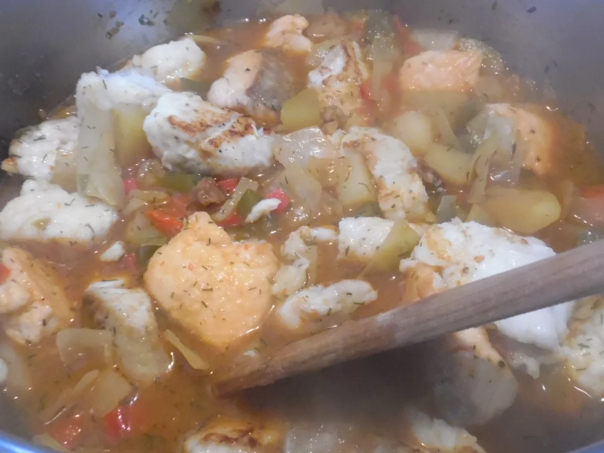 Rezept: Fischeintopf mit Knoblauch-Crostinis Bild Nr. 5649 Fischeintopf mit Knoblauch-Crostinis - Rezept - Bild Nr. 5649