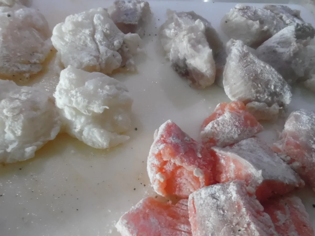 Rezept: Fischeintopf mit Knoblauch-Crostinis Bild Nr. 5650 Fischeintopf mit Knoblauch-Crostinis - Rezept - Bild Nr. 5650