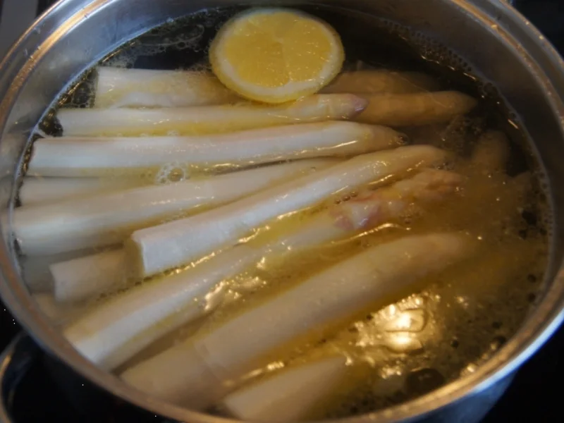 Rezept: Spargel mit Tomaten und Mozzarella überbacken Bild Nr. 5652 Spargel mit Tomaten und Mozzarella überbacken - Rezept - Bild Nr. 5652