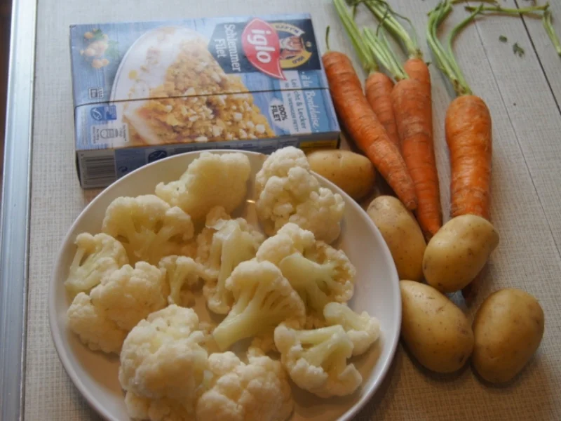 Rezept: Fischfilet mit Blumenkohl und Möhren-Kartoffelstampf Bild Nr. 5651 Fischfilet mit Blumenkohl und Möhren-Kartoffelstampf - Rezept - Bild Nr. 5651