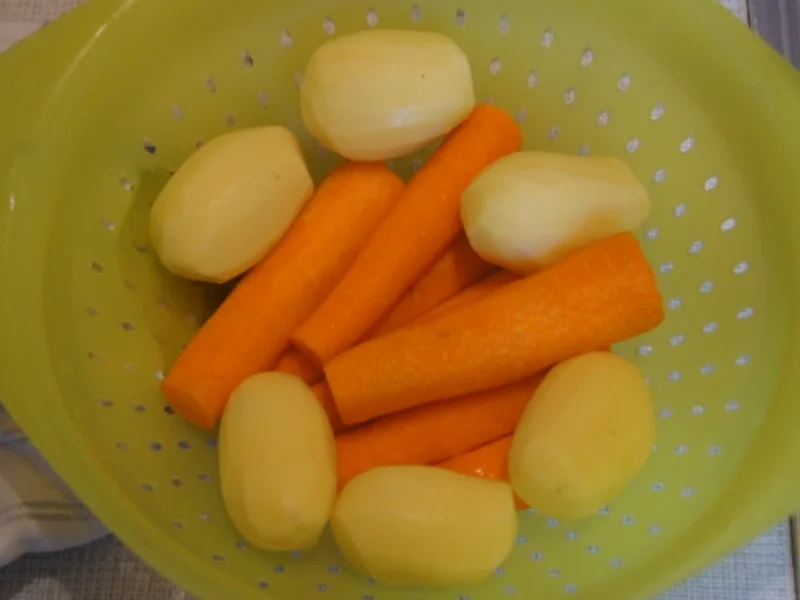 Rezept: Fischfilet mit Blumenkohl und Möhren-Kartoffelstampf Bild Nr. 5655 Fischfilet mit Blumenkohl und Möhren-Kartoffelstampf - Rezept - Bild Nr. 5655