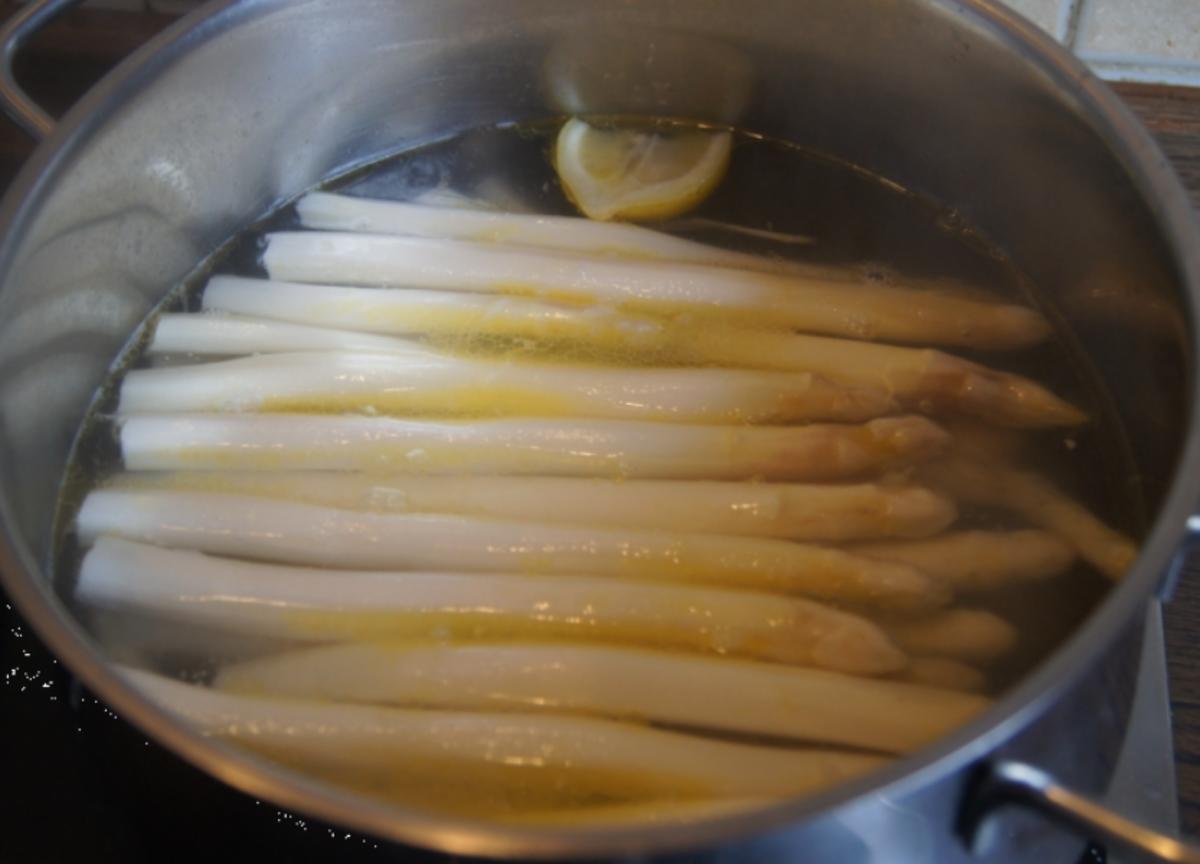 Spargel mit Frühkartoffeln und Schweineschnitzel - Rezept - Bild Nr. 5652