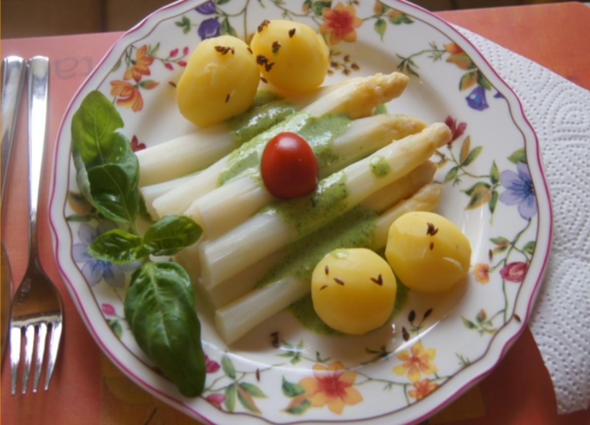 Spargel mit Petetersilien-Pesto und Kümmel-Frühkartoffeln - Rezept - Bild Nr. 5650