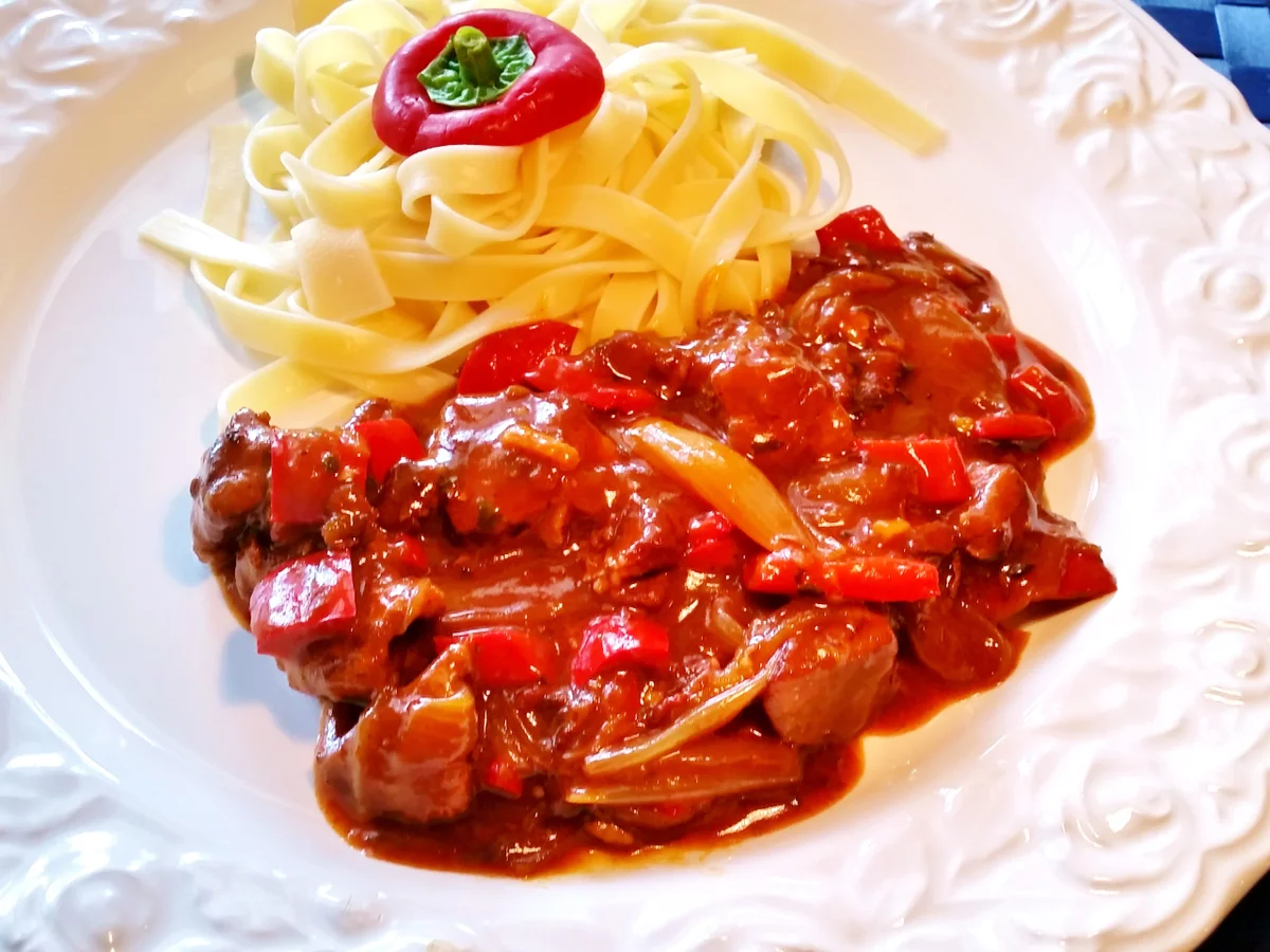 Rezept: Paprika-Ragout vom Schwein Bild Nr. 5657 Paprika-Ragout vom Schwein - Rezept - Bild Nr. 5657