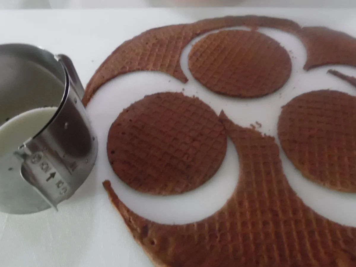 Rezept: Erdbeer-Törtchen mit Waffelboden Bild Nr. 5661 Erdbeer-Törtchen mit Waffelboden - Rezept - Bild Nr. 5661