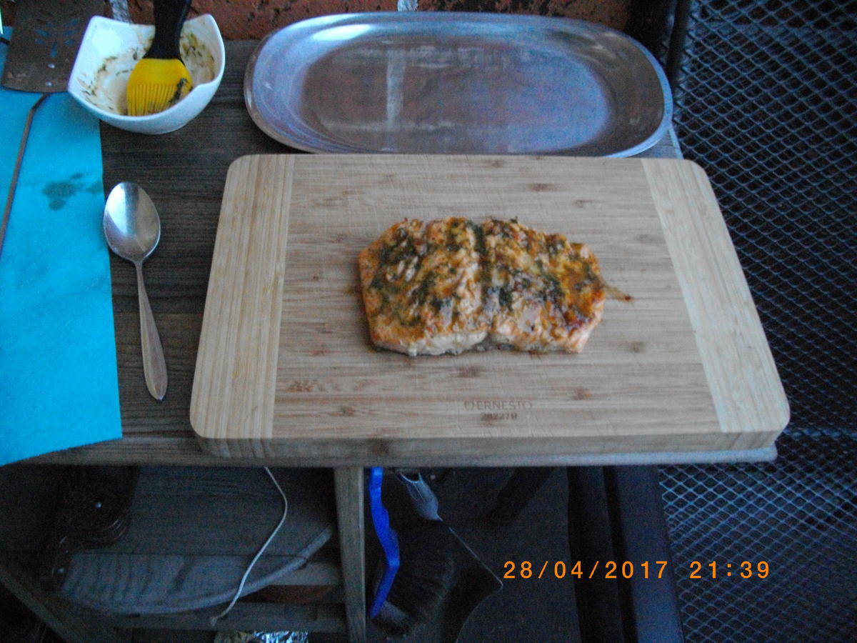 Glasiertes Lachsfilet, gegrillt - einfach - von heavymetlar