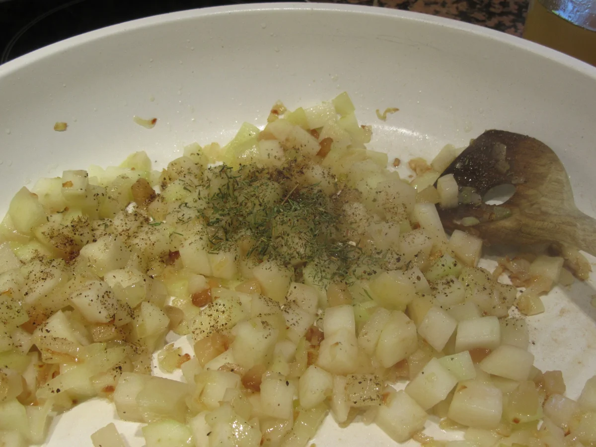 Pikantes Backen: Strudelteig mit Spargel-Birnen-Käse-Belag - Rezept - Bild Nr. 5673