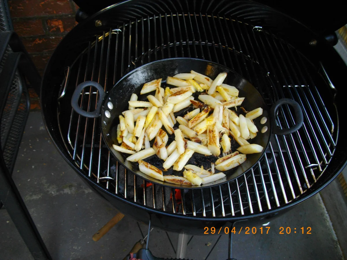 Rezept: Rinderflanke mit Spargel aus dem Kugelgrill Bild Nr. 5683 Rinderflanke mit Spargel aus dem Kugelgrill - Rezept - Bild Nr. 5683