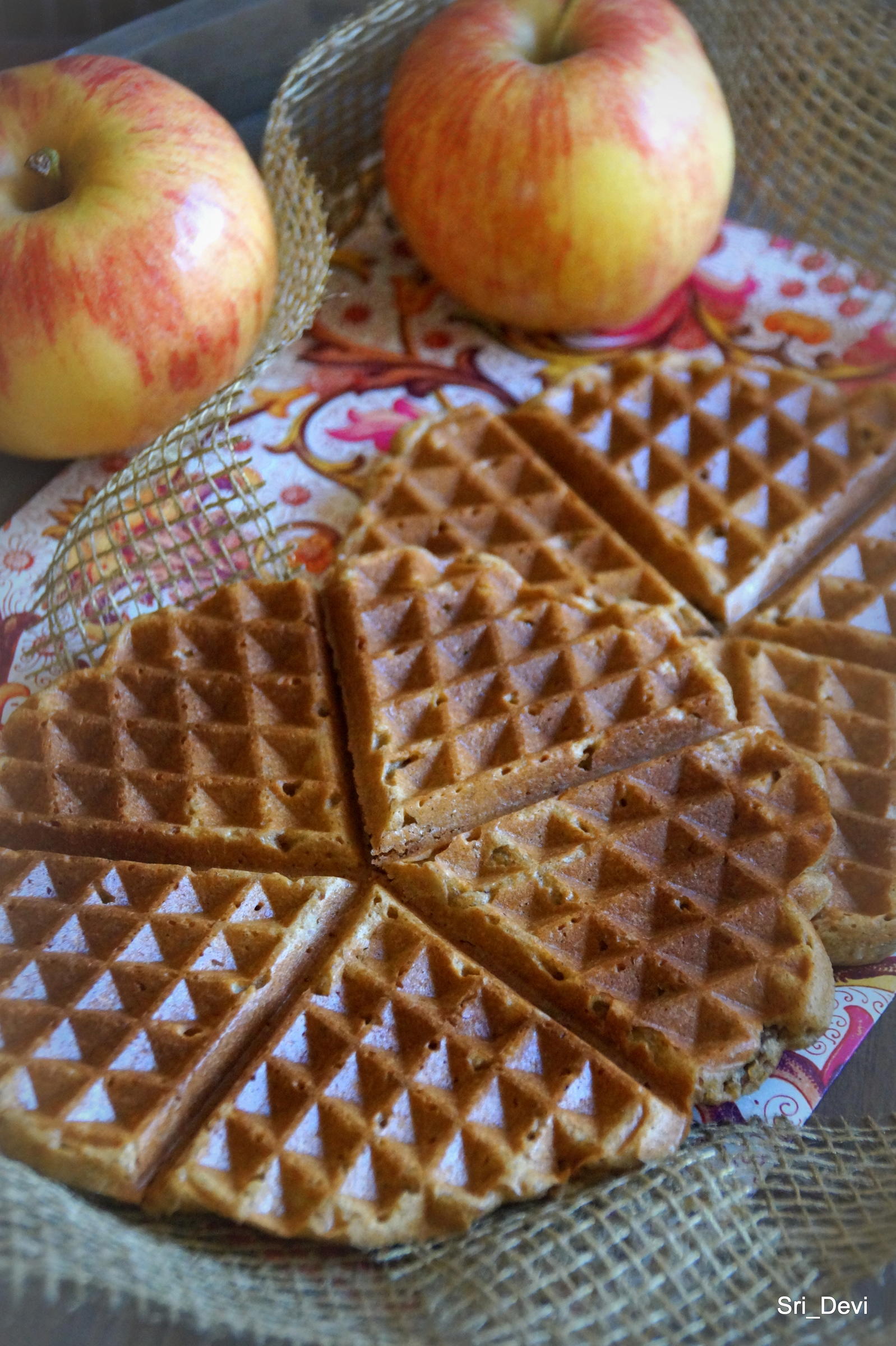 Bilder für Frühstück: Apfel-Waffeln Rezept