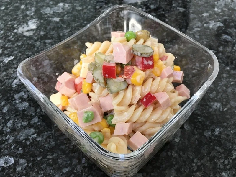 Rezept: Klassischer Nudelsalat Bild Nr. 2 Klassischer Nudelsalat - Rezept - Bild Nr. 2