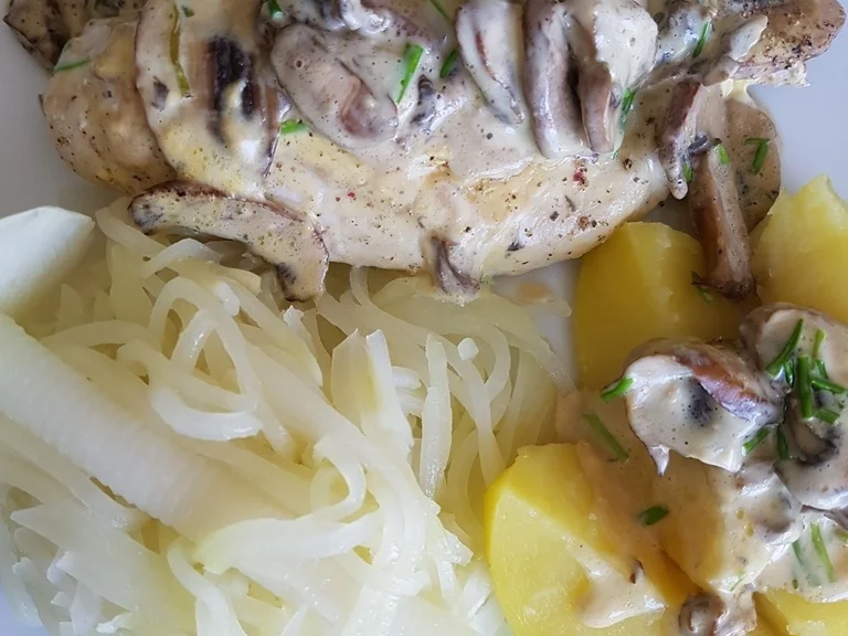 Hähnchenbrust Kohlrabi-Spaghetti Pilzcremesosse  à la Biggi - Rezept - Bild Nr. 5693