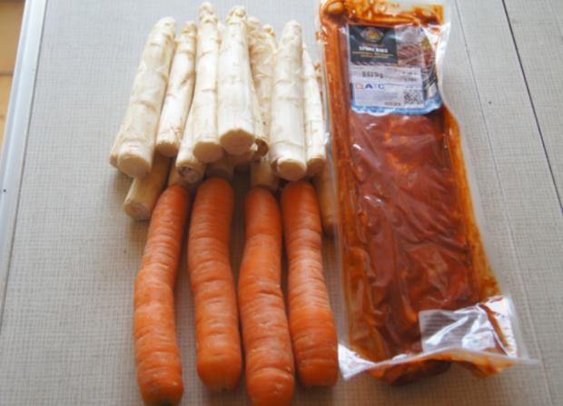 Leiterchen mit Spargel und Möhren