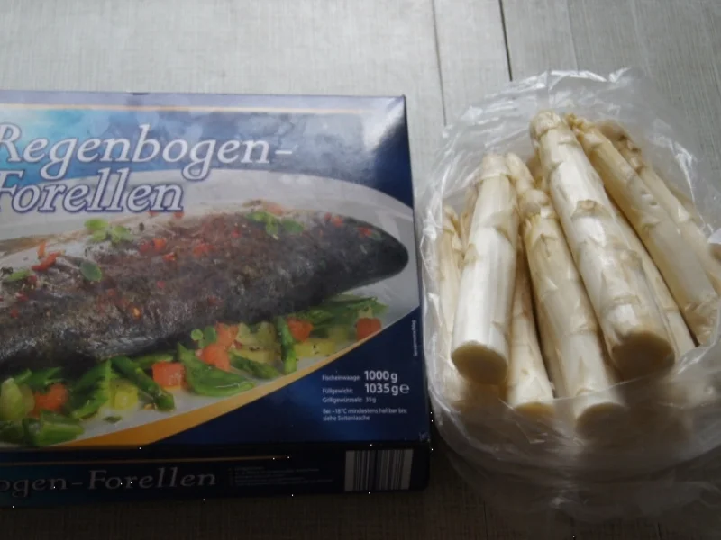 Rezept: Gebackene Forelle mit Spargel Bild Nr. 5685 Gebackene Forelle mit Spargel - Rezept - Bild Nr. 5685