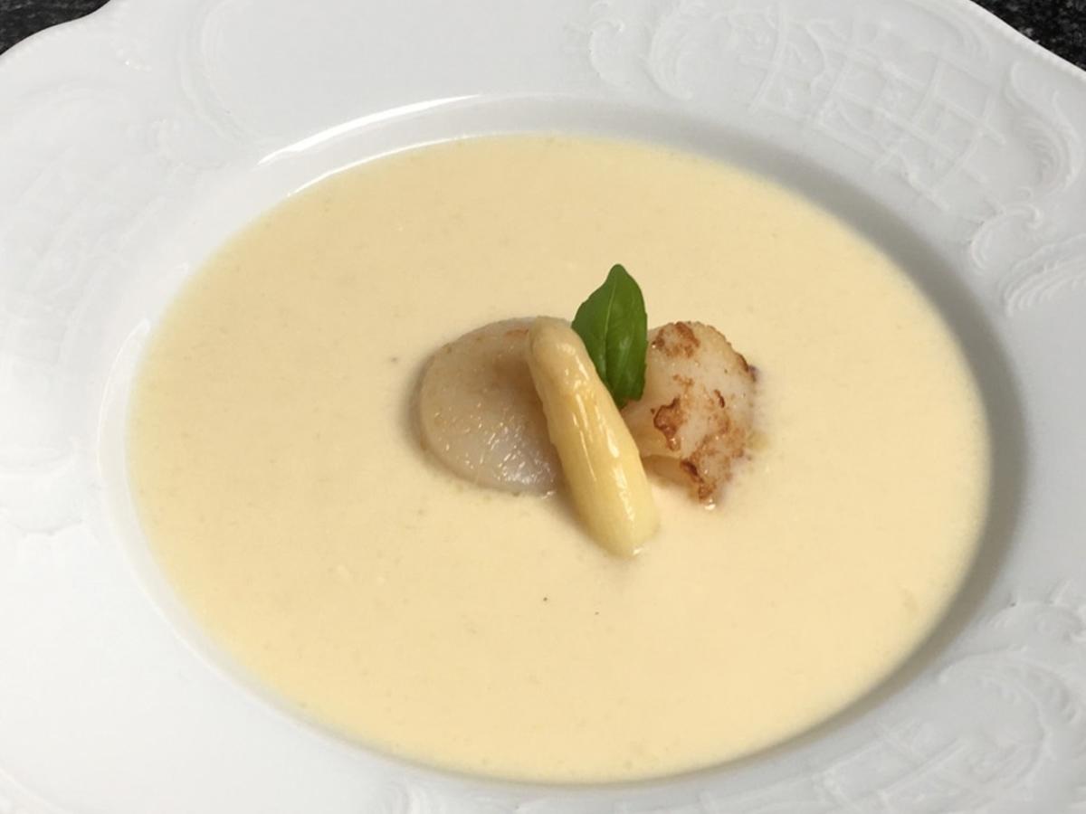 Bilder für Spargelcremesuppe mit Jakobsmuscheln - Rezept