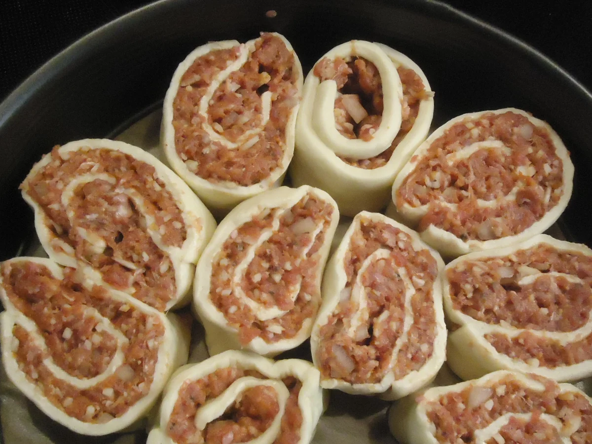 Rosetten-Hackfleisch Kuchen - Rezept - Bild Nr. 5691