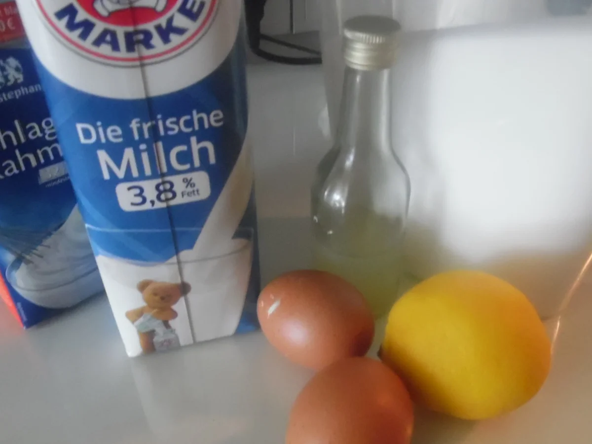 Rezept: Zitronen-Sahne-Eis Bild Nr. 5691 Zitronen-Sahne-Eis - Rezept - Bild Nr. 5691