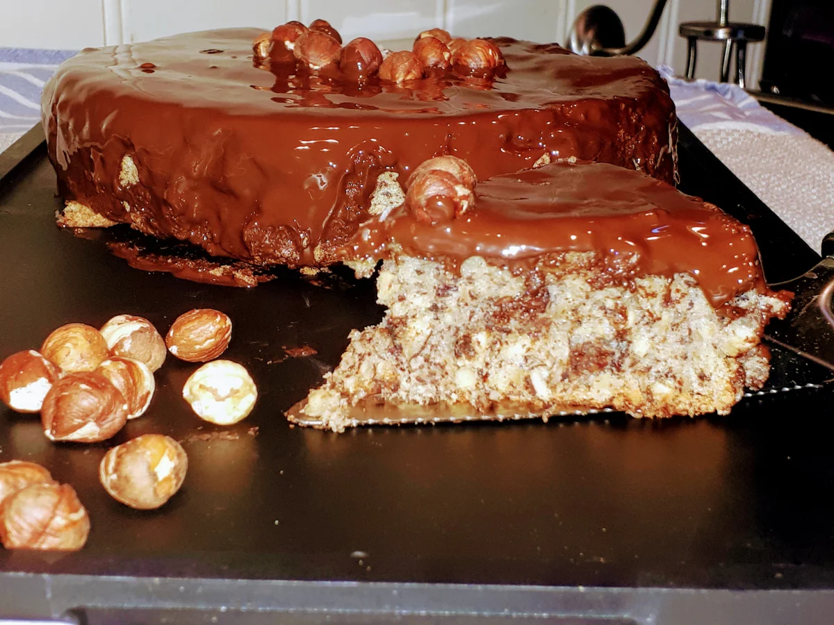 Rezept: BiNe` S HASELNUSSKUCHEN Bild Nr. 5698 BiNe` S HASELNUSSKUCHEN - Rezept - Bild Nr. 5698