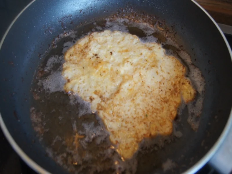 Schnitzel Wiener Art mit Spargel, Petersilien-Buttersauce und Frühkartoffeln - Rezept - Bild Nr. 5712