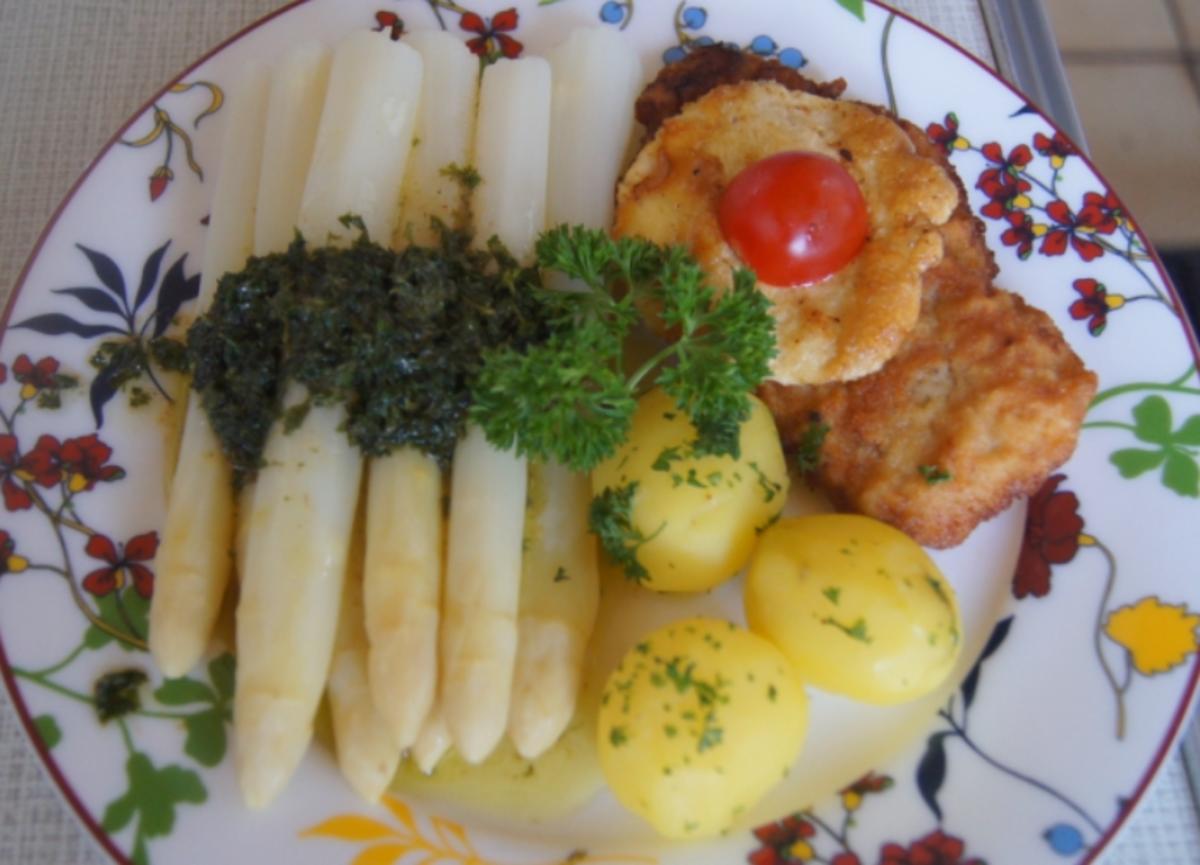 Schnitzel Wiener Art mit Spargel, Petersilien-Buttersauce und Frühkartoffeln - Rezept - Bild Nr. 5714