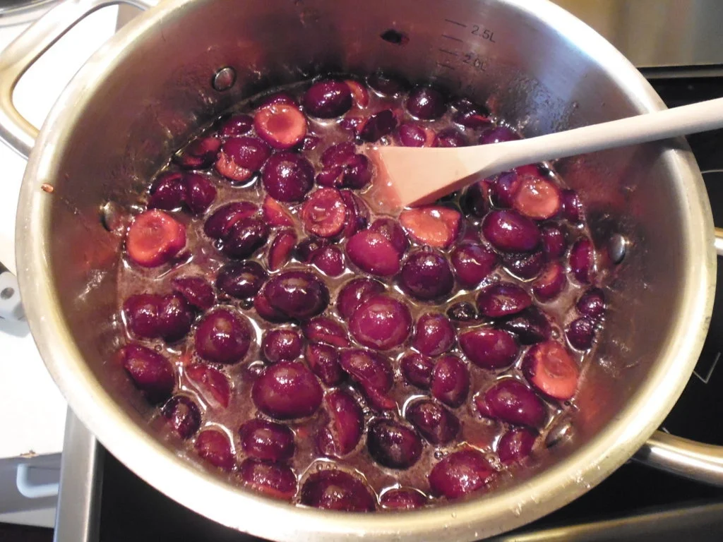 Kirsch-Amaretto-Nougat-Konfitüre - Rezept - Bild Nr. 5705