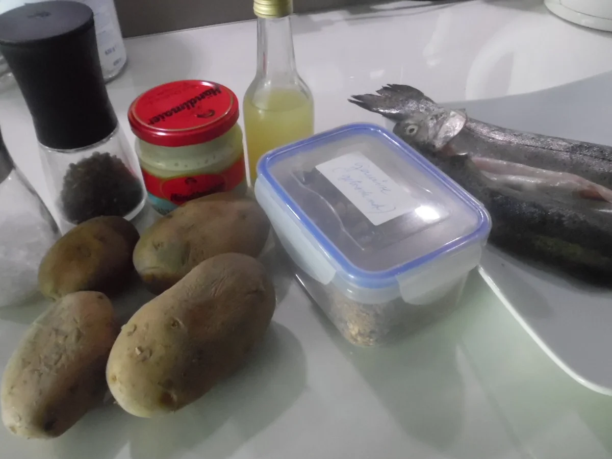 Gefüllte Forelle vom Grill mit Endivien-Salat - Rezept - Bild Nr. 6