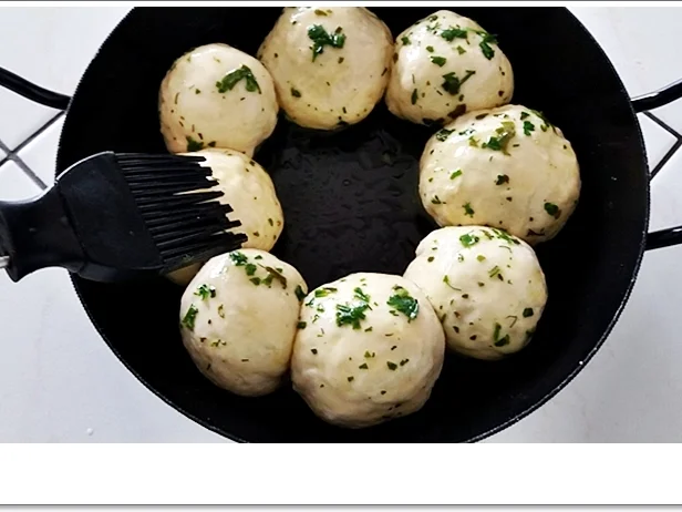 Rezept: Party- Bällchen aus dem Ofen und BBQ Sauce dazu Bild Nr. 5706 Party- Bällchen aus dem Ofen und BBQ Sauce dazu - Rezept - Bild Nr. 5706