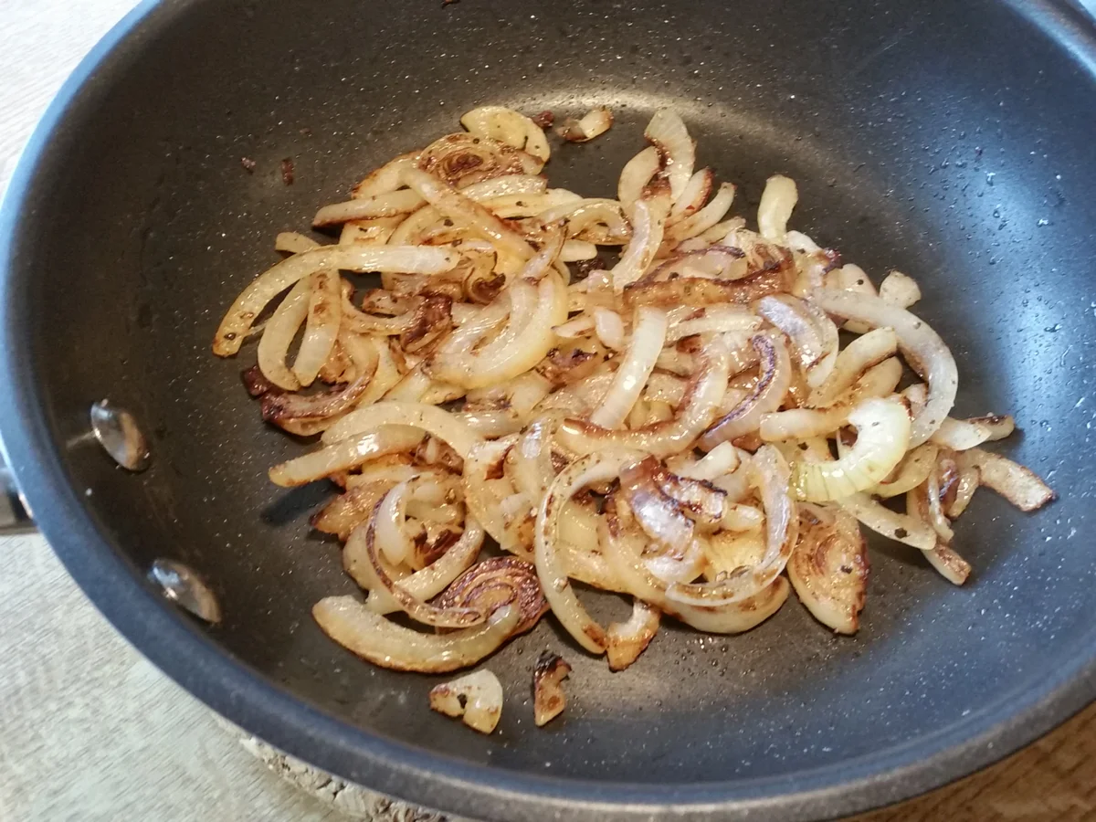 Rezept: Zwiebelsoße mit Champignons - ein Grundrezept Bild Nr. 5814 Zwiebelsoße mit Champignons - ein Grundrezept - Rezept - Bild Nr. 5814