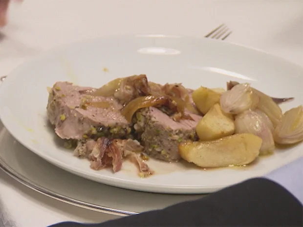 Kalbsfilet im Speckmantel mit Nüssen - Rezept - Bild Nr. 2