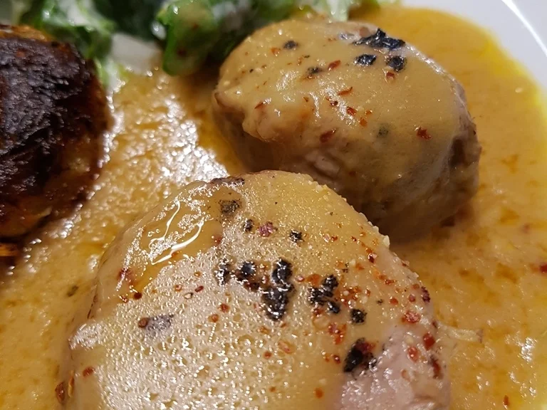 Schweinefilet mit Krautfrikadellen und Salat à la Biggi - Rezept - Bild Nr. 5714