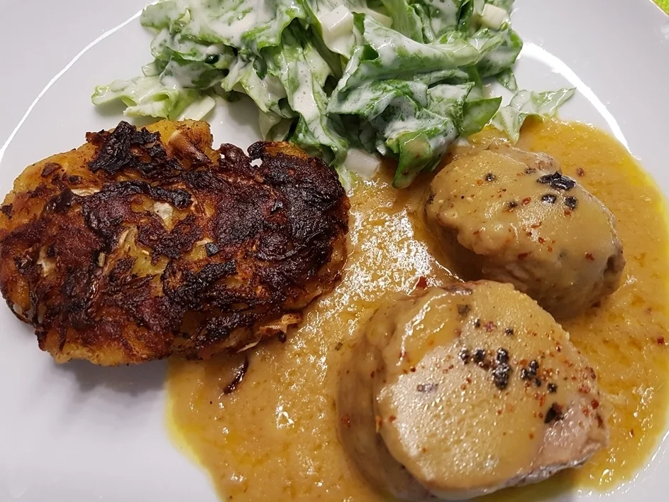 Schweinefilet mit Krautfrikadellen und Salat à la Biggi - Rezept - Bild Nr. 5715