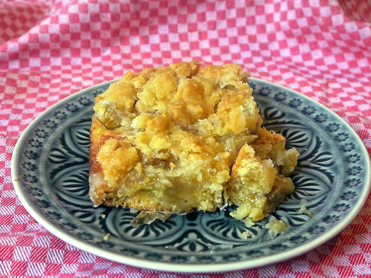 Rhabarberstreuselkuchen - Rezept - Bild Nr. 2