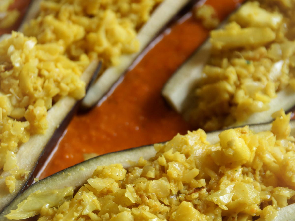 Auberginen mit Weißkohl Ananas Füllung aus dem Ofen - einfach - von Sri ...
