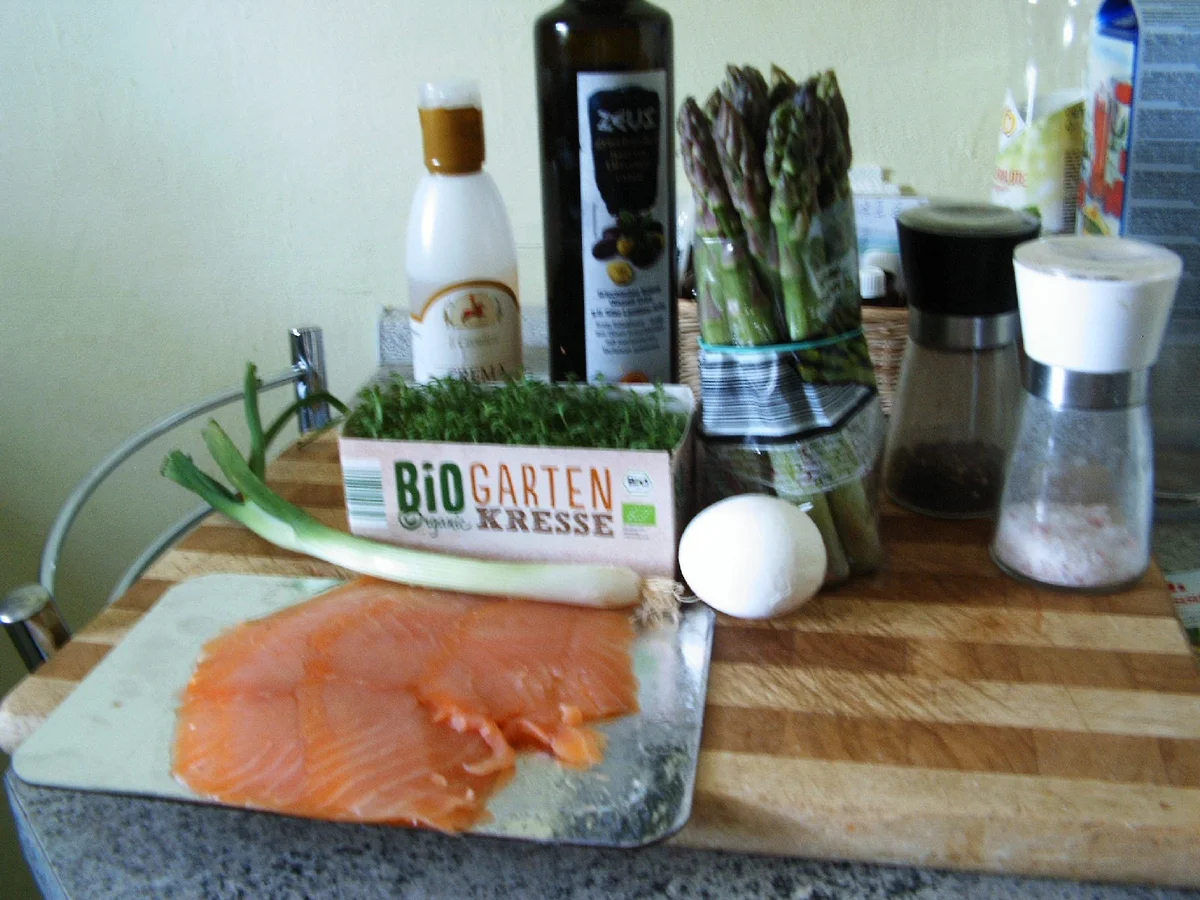 Spargelsalat mit Ei und Lachs - Rezept - Bild Nr. 5717