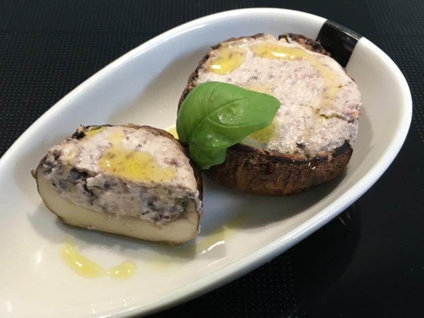 Champignons mit Feta und Oliven gefüllt - Rezept - kochbar.de