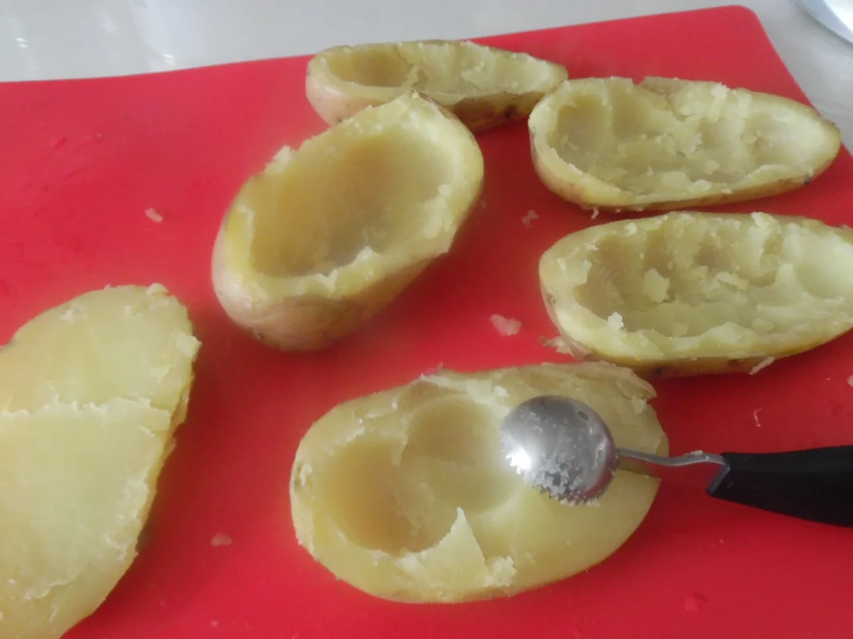 Chicken Potatoes mit Paprika-Rahm-Dip - Rezept - Bild Nr. 5731