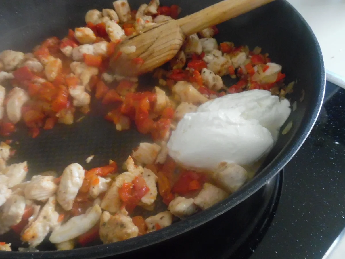 Chicken Potatoes mit Paprika-Rahm-Dip - Rezept - Bild Nr. 5732