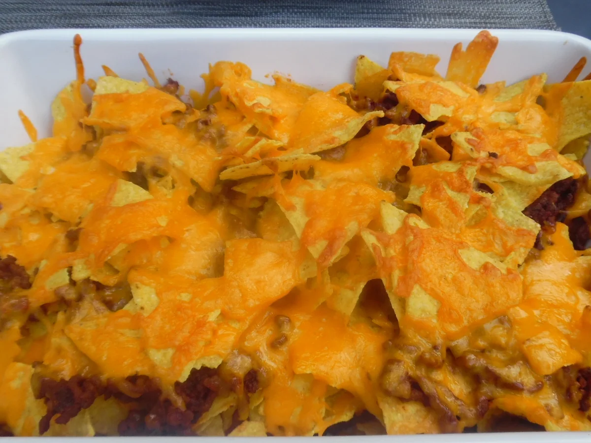 Rezept: Tortilla-Chips mit Hackfleisch, Käse und Schmand-Dip Bild Nr. 3 Tortilla-Chips mit Hackfleisch, Käse und Schmand-Dip - Rezept - Bild Nr. 3