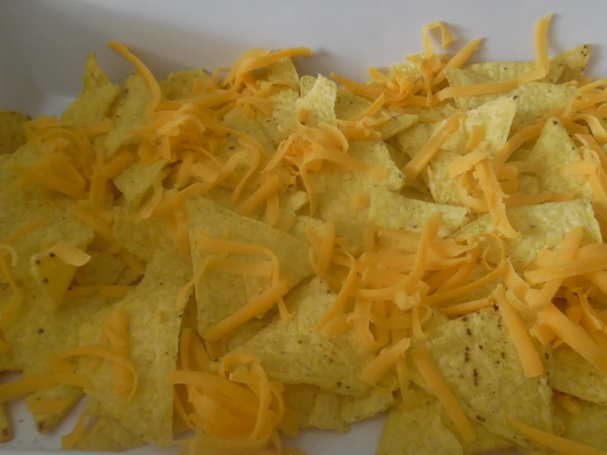 Rezept: Tortilla-Chips mit Hackfleisch, Käse und Schmand-Dip Bild Nr. 5 Tortilla-Chips mit Hackfleisch, Käse und Schmand-Dip - Rezept - Bild Nr. 5