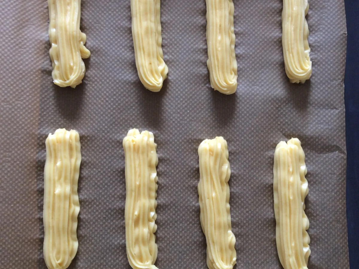 Rezept: Eclairs gefüllt mit Vanillesahne und Erdbeeren Bild Nr. 5722 Eclairs gefüllt mit Vanillesahne und Erdbeeren - Rezept - Bild Nr. 5722