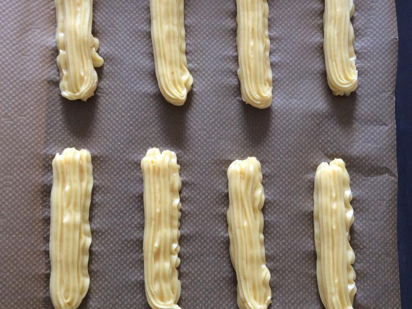 Eclairs gefüllt mit Vanillesahne und Erdbeeren - von DieDoris