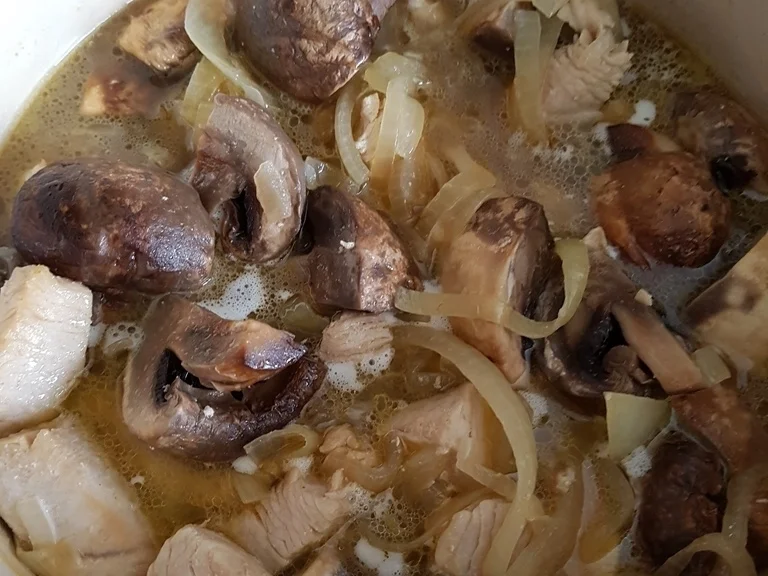 Putenfiletgulasch mit Süsskartoffelsticks à la Biggi - Rezept - Bild Nr. 5749